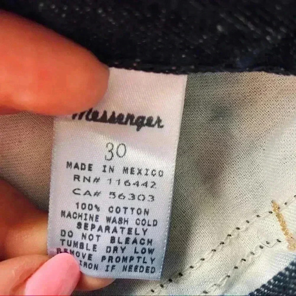 Free World Messenger Dark Wash 100% Cotton Lowrise Straight Leg Jeans Size 30/32 - Picture 7 of 7